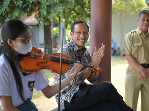 Nadiem Tinjau Sekolah Putri Ariani AGT, Contoh Vokasi Unggul Nadiem Tinjau Sekolah Putri Ariani AGT, Contoh Vokasi Unggul