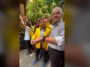 Yel-yel FISIP UI Riuh Sambut Ganjar Pranowo