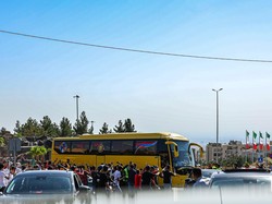 Bus Al Nassr disemuti suporter, yang tentu ingin melihat Cristiano Ronaldo dkk. (Foto: Twitter @AlNassrFC)
