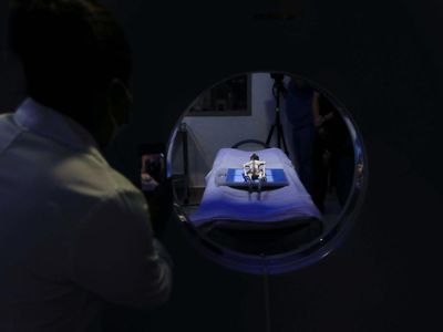 Dua Jasad Alien Meksiko Jalani CT Scan