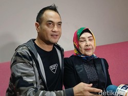 Digosipkan Punya Pengganti Venna Melinda, Ferry Irawan Pilih Fokus ke Ibu