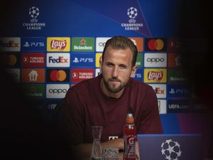 Sebut Maguire Jadi Kambing Hitam, Kane: Dia Salah Satu Bek Terbaik