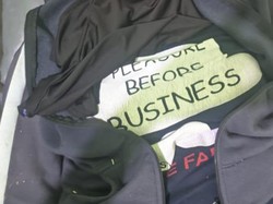 Geger Wanita Misterius Pingsan Bersandar Tiang Listrik Jalan Klaten-Boyolali