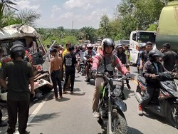 Adu Banteng Mobil Tangki Vs Ambulans di Bengkalis, 1 Orang Tewas