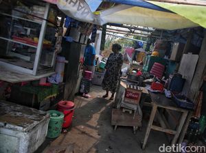 Kegelisahan Warga Kampung Bayam Jelang Pembongkaran Tenda Darurat
