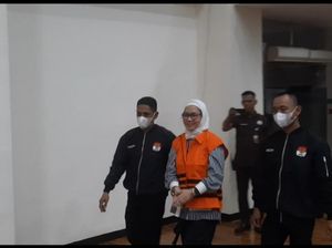 Ditahan KPK, Eks Dirut Pertamina Tersangka Korupsi Rugikan Negara Rp 2,1 T Ditahan KPK, Eks Dirut Pertamina Tersangka Korupsi Rugikan Negara Rp 2,1 T