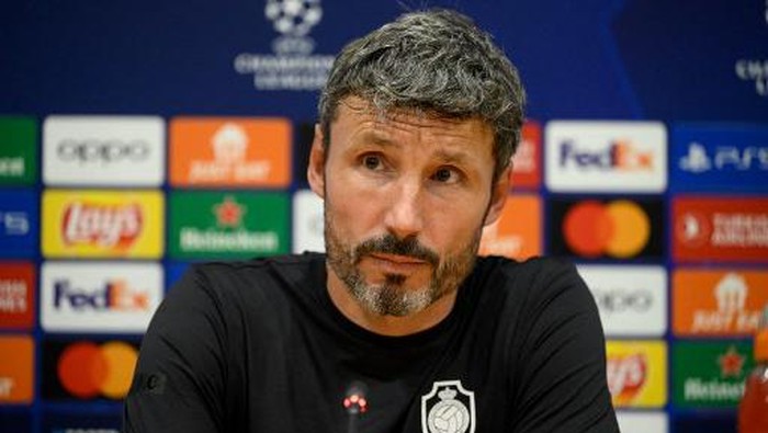 Antwerps head coach Mark van Bommel addresses a press conference on the eve of the UEFA Champions League football match between FC Barcelona and Royal Antwerp FC at the Estadi Olimpic Lluis Companys in Barcelona on September 18, 2023. (Photo by Josep LAGO / AFP)