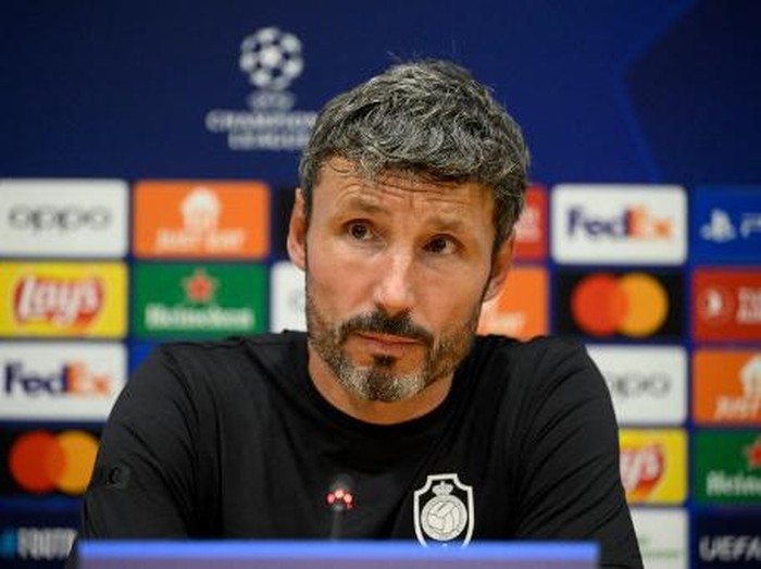 Antwerp's head coach Mark van Bommel addresses a press conference on the eve of the UEFA Champions League football match between FC Barcelona and Royal Antwerp FC at the Estadi Olimpic Lluis Companys in Barcelona on September 18, 2023. (Photo by Josep LAGO / AFP)