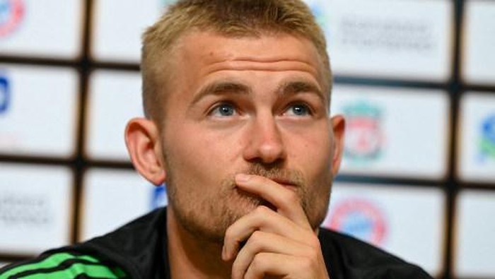 FC Bayern Munichs defender Matthijs de Ligt attends a press conference at the Singapore Festival of Football in Singapore on August 1, 2023. (Photo by Roslan RAHMAN / AFP)