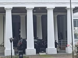 Megawati Tinjau Museum Nasional Usai Terbakar Akhir Pekan Lalu