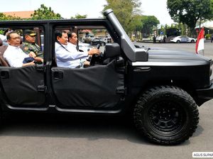Jokowi Disopiri Prabowo Naik Maung: Mulus, yang Nyetir Juga Bagus Jokowi Disopiri Prabowo Naik Maung: Mulus, yang Nyetir Juga Bagus