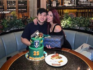 Ultah ke-25, Nicholas Sean Go Public dengan Vietyana Chloe