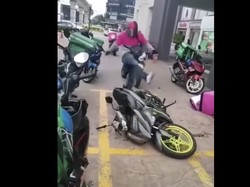 Duh! Ojol Sengaja Rusak Motor yang Mau Ditarik Leasing Gegara Nunggak 3 Tahun