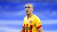 Oriol Romeu masih terikat kontrak sampai musim panas 2026. Sang gelandang bertahan berusia 31 tahun itu disebut bisa saja dijual di musim panas mendatang (AP)