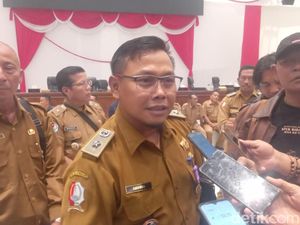 Puluhan Kades di Bojonegoro Datangi DPRD Pertanyakan Belum Cairnya Dana Desa Puluhan Kades di Bojonegoro Datangi DPRD Pertanyakan Belum Cairnya Dana Desa