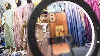Ini Tanah Abang atau e-Commerce?