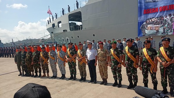 Pembukaan latihan militer bersama negara-negara ASEAN (Adrial/detikcom) Pembukaan latihan militer bersama negara-negara ASEAN (Adrial/detikcom)