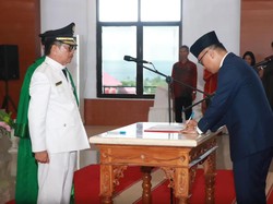 Pj Gubernur Sulbar Zudan Arif Lantik Yakub Solon Jadi Pj Bupati Mamasa