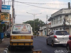 Fenomena Angkot Jelang Pemilu: Cari Penumpang hingga Tarik Suara