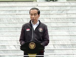 Presiden Jokowi Minta Tim Indonesia Tembus 10 Besar di Asian Games Presiden Jokowi Minta Tim Indonesia Tembus 10 Besar di Asian Games