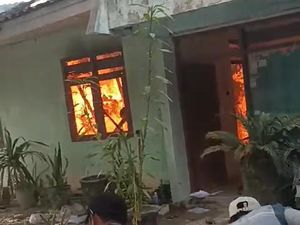 Gudang Arsip Puskesmas Bangilan Tuban Terbakar Gudang Arsip Puskesmas Bangilan Tuban Terbakar