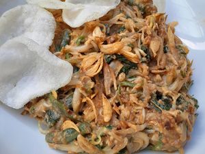 Serupa Tapi Tak Sama, Ini Perbedaan Karedok dan Lotek Serupa Tapi Tak Sama, Ini Perbedaan Karedok dan Lotek