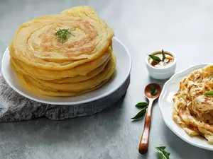 Roti Canai Malaysia Jadi Roti Terenak di Dunia, Netizen Singapura Geram Roti Canai Malaysia Jadi Roti Terenak di Dunia, Netizen Singapura Geram