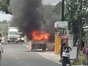 Pikap Terbakar di Ngaglik Sleman, Diduga gegara Korsleting AC