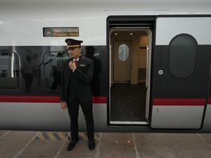 12 Hari Uji Coba, 30 Ribu Orang Naik Kereta Cepat Jakarta-Bandung Gratis