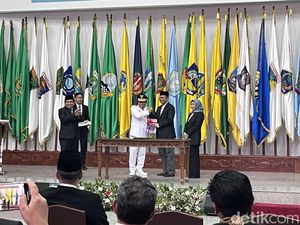 Lalu Gita Ariadi Resmi Dilantik Mendagri Tito Jadi Pj Gubernur NTB Lalu Gita Ariadi Resmi Dilantik Mendagri Tito Jadi Pj Gubernur NTB