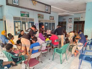 Polisi Periksa 156 Kakak Kelas Siswi Gresik yang Buta Dicolok Tusuk Bakso Polisi Periksa 156 Kakak Kelas Siswi Gresik yang Buta Dicolok Tusuk Bakso