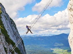 Ini Stairway To Heaven Betulan, Turis Tewas Jatuh Saat Naik Tangga
