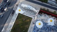 Telur Ceplok Raksasa Hiasi Alun-alun Sao Paulo Brasil