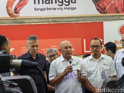 Teten Cek Langsung Pasar Tanah Abang, Dicurhati Pedagang Omzet Turun 50%