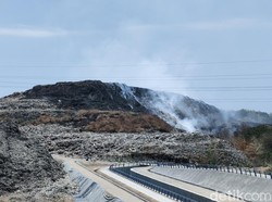 Gibran Kerahkan Water Bombing ke TPA Putri Cempo, Target Api Padam Hari Ini