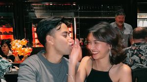Momen Manis Vidi Aldiano Kuliner Bareng Sheila dan Para Sahabat