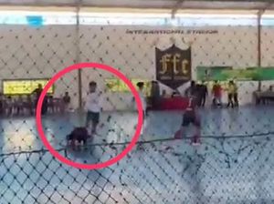 Kronologi Atlet Futsal Blitar Ditendang saat Sujud Syukur di Porprov Jatim Kronologi Atlet Futsal Blitar Ditendang saat Sujud Syukur di Porprov Jatim