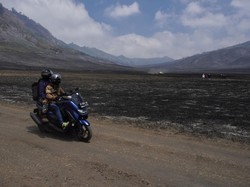 Kerugian Kebakaran Bromo Capai Rp 5,4 Miliar, Water Bombing Belum Dihitung