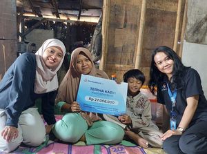 Bahagianya Keluarga Bocah Penderita Mata Memerah Dapat Bantuan Sahabat Baik