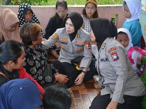 Polri Gelar Bakti Kesehatan di Rempang Batam Polri Gelar Bakti Kesehatan di Rempang Batam