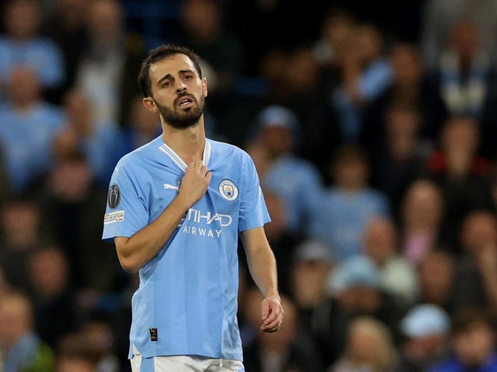 Soccer Football - Champions League - Group G - Manchester City v Crvena Zvezda - Etihad Stadium, Manchester, Britain - September 19, 2023 Manchester City's Bernardo Silva reacts after being substituted REUTERS/Phil Noble