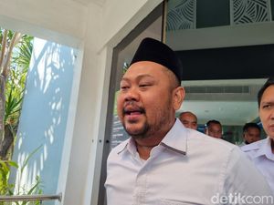 Gus Yani Cari Sekolah Baru untuk Siswi SD Gresik yang Dicolok Tusuk Bakso Gus Yani Cari Sekolah Baru untuk Siswi SD Gresik yang Dicolok Tusuk Bakso