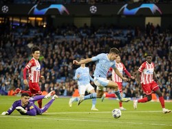 Man City langsung menggebrak usai restart dan mendapatkan gol penyama dari Julian Alvarez pada menit ke-47. AP/Dave Thompson  