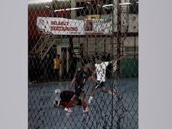Detik-detik Atlet Futsal Blitar Ditendang Lawan saat Selebrasi Sujud