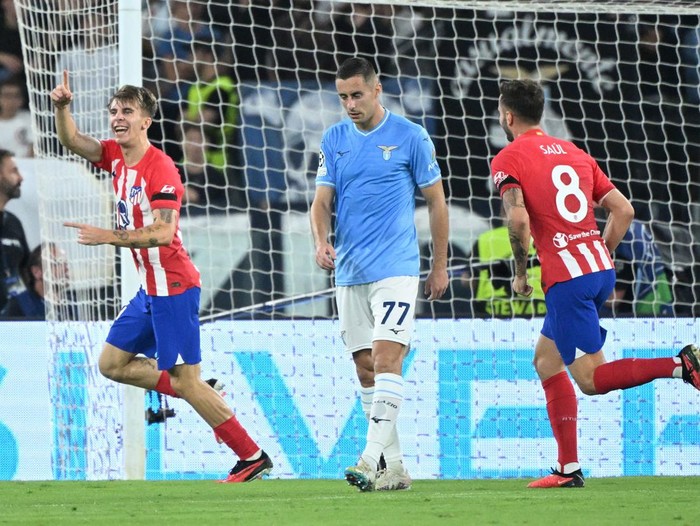 Soccer Football - Champions League - Group E - Lazio v Atletico Madrid - Stadio Olimpico, Rome, Italy - September 19, 2023 Atletico Madrid's Pablo Barrios celebrates scoring their first goal REUTERS/Alberto Lingria