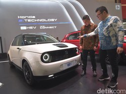 Mobil Listrik Honda e Dikenalkan di GIIAS 2023 Surabaya