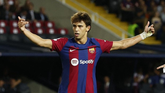 Soccer Football - Champions League - Group H - FC Barcelona v Royal Antwerp - Estadi Olimpic Lluis Companys, Barcelona, Spain - September 19, 2023 FC Barcelonas Joao Felix celebrates scoring their first goal REUTERS/Albert Gea