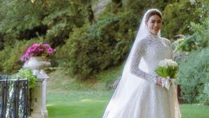 Potret Artis Cantik Thailand Kimberley Anne Menikah Pakai Gaun Dior di Italia