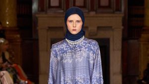 10 Koleksi Busana Kami. di London Fashion Week 2023, Mengangkat Tenun Garut