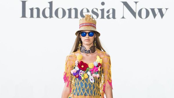 10 Koleksi Merdi Sihombing di New York Fashion Week, Saat Kain Ulos Mendunia
